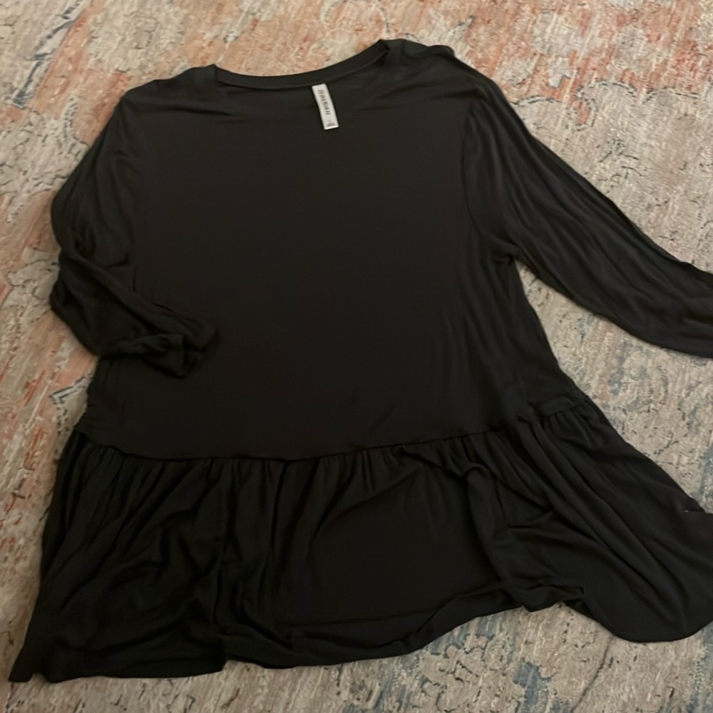 Zenana Premium • 3/4 Sleeve Peplum Tunic